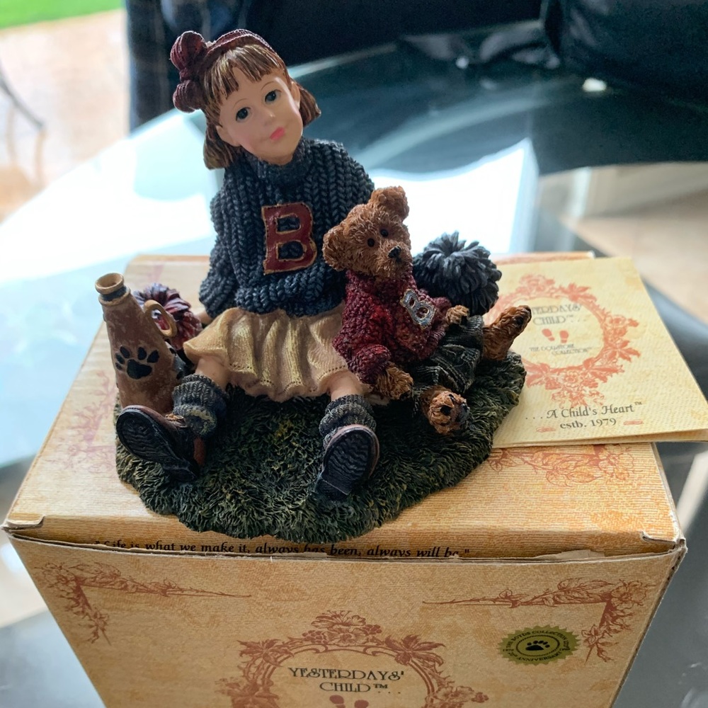 Boyd’s Bear collection, Yesterday’s Child